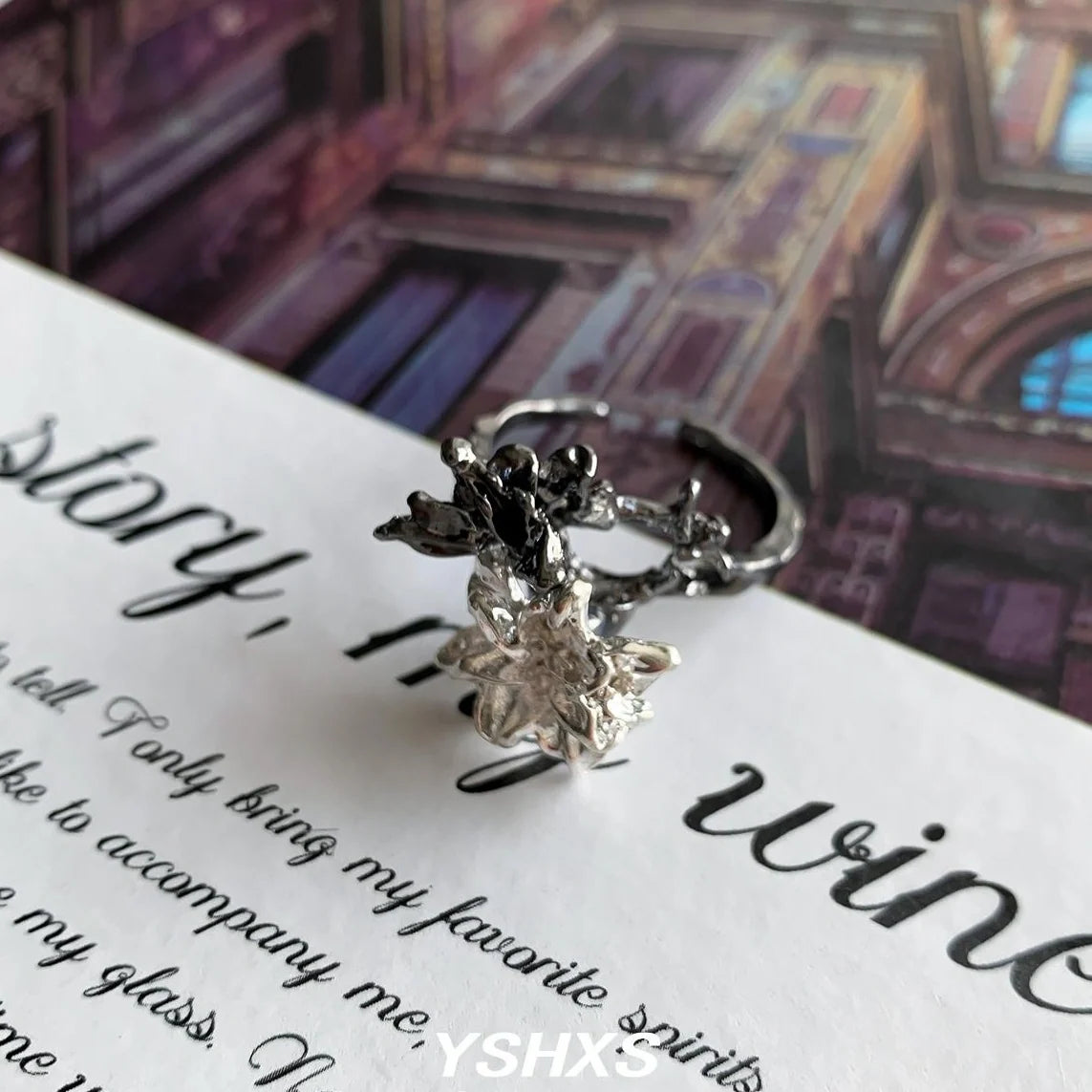 Adjustable Black White Flower Ring