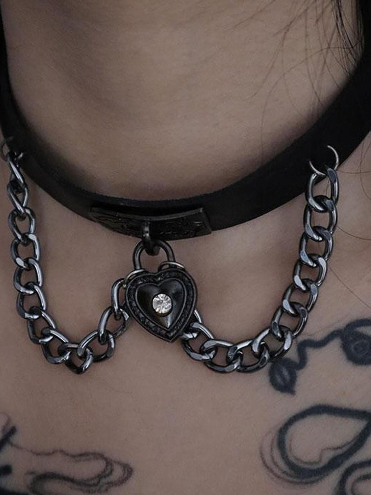 Dark Heart Punk Leather Choker Yabi Necklace