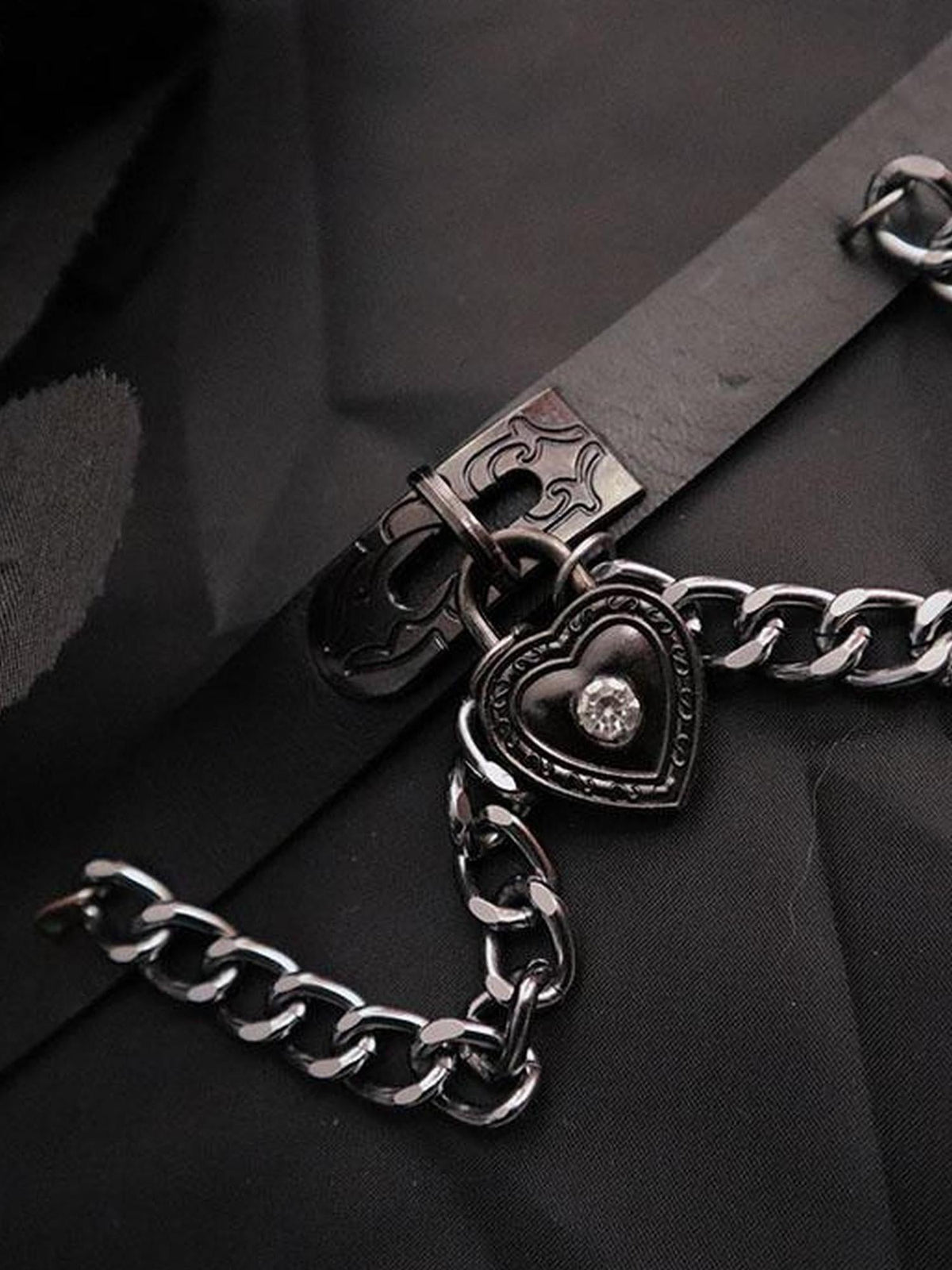 Dark Heart Punk Leather Choker Yabi Necklace