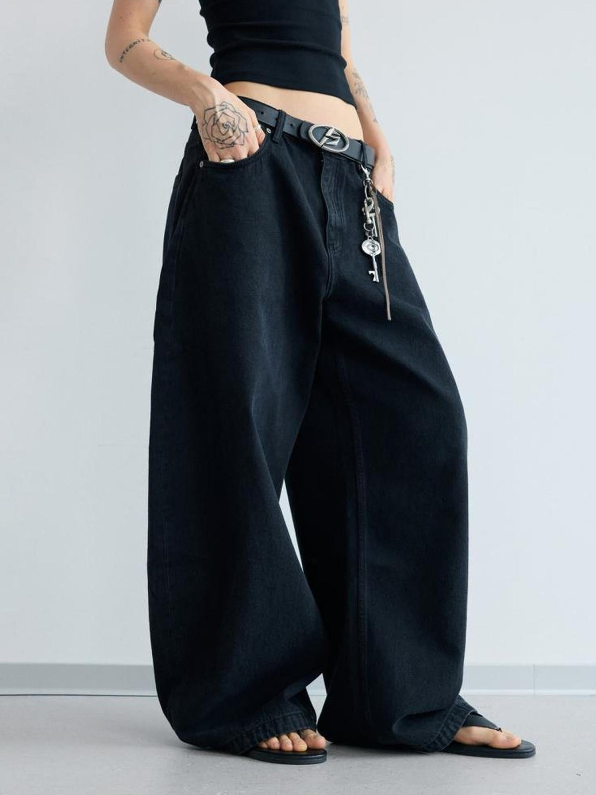 Simple Washed Wide Leg Jeans Relaxed Fit With Curved Hem